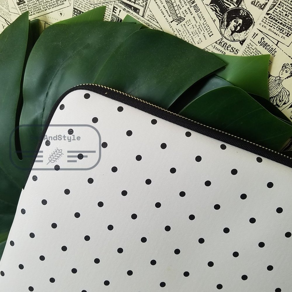 Kate Spade Disney X Kate Spade Minnie Universal Laptop Sleeve Limited Edition - Picture 9 of 11